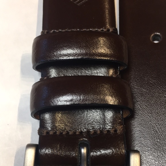 Joseph Abboud beautiful mahogany leather dress belt with brushed metal buckle. - Picture 2 of 10